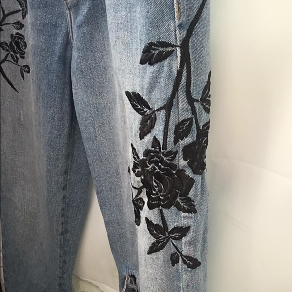 PacSun Floral Embroidered Distressed Denim Mom Jeans Elevated Modern Style - Picture 5 of 10